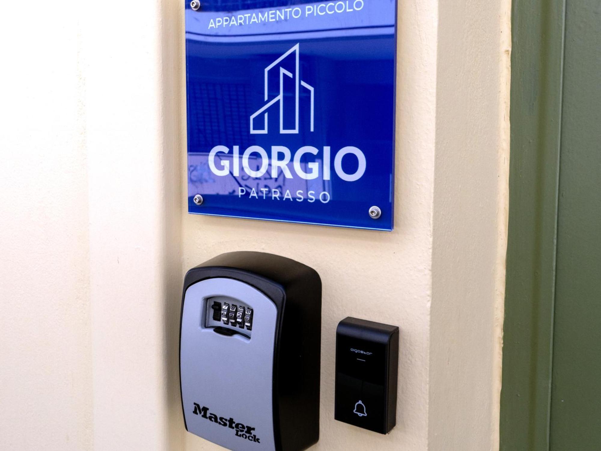 Giorgio Patrasso - Micro Apartment In The Center Of Patras Zewnętrze zdjęcie